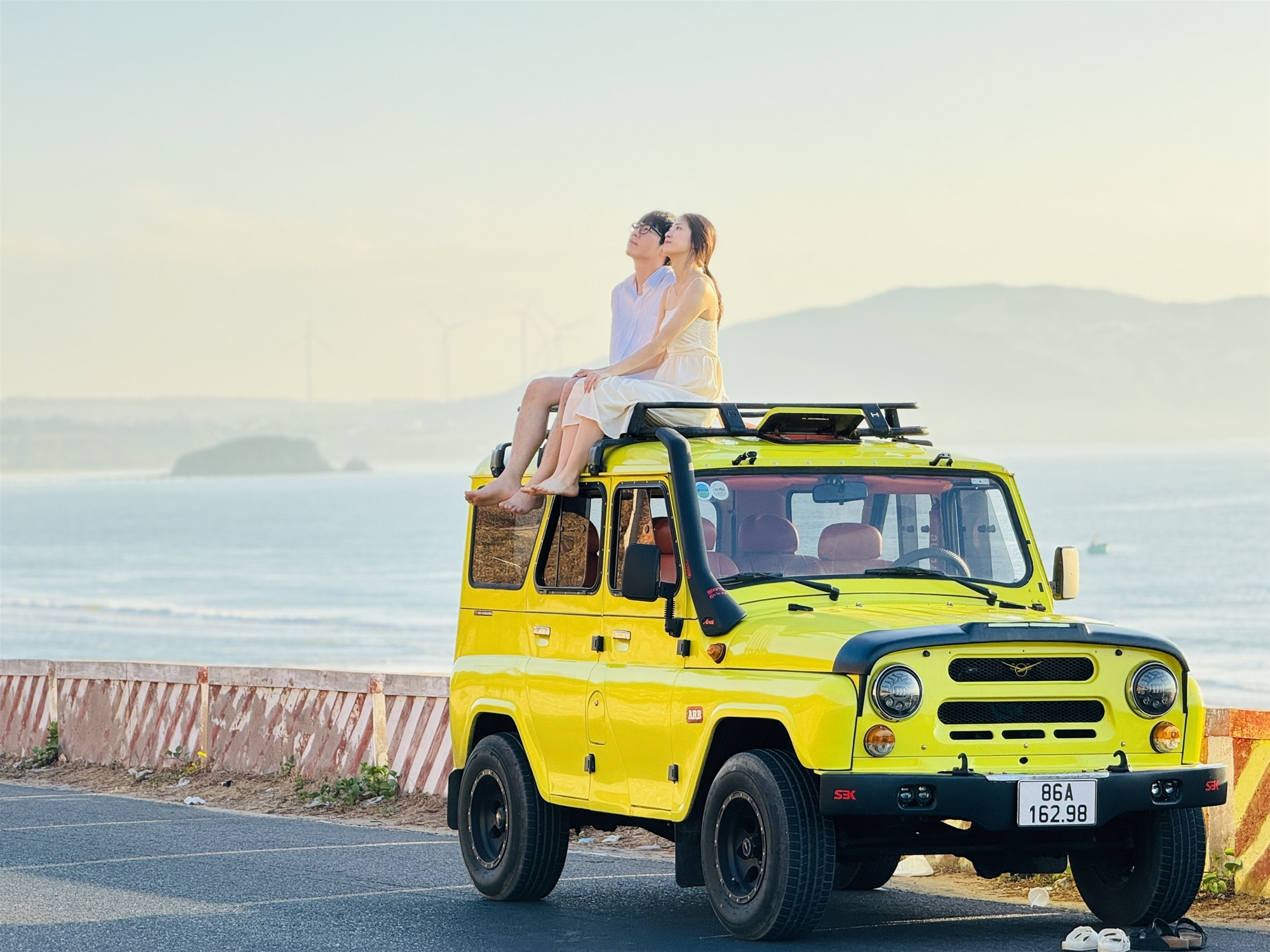 Dịch vụ xe đưa đón tham quan theo tour Mũi Né